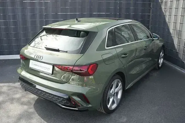 Gebraucht Audi A3 S-Line 150 PS (110 kW) 2025 Grün Limousine