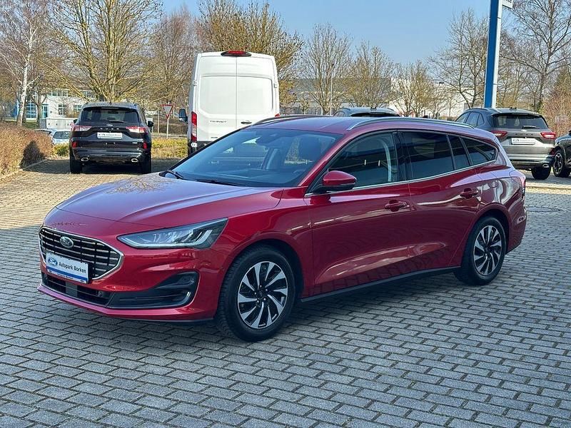 Gebraucht Ford Focus Titanium 125 PS (91 kW) 2024 Rot Limousine