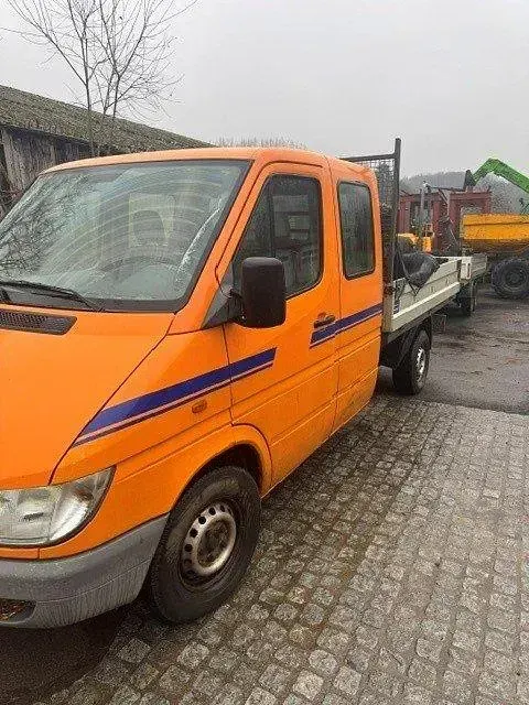Używany Mercedes Sprinter 130 KM (95 kW) 2002 Pomarańczowy