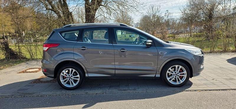 Gebraucht Ford Kuga Individual 163 PS (119 kW) 2014 Grau SUV