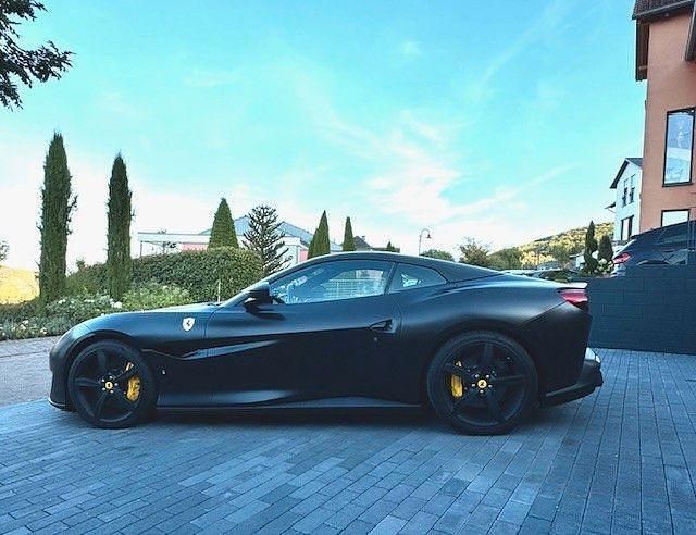 Schwarz Gebraucht 2020 Ferrari Portofino Cabrio | 203.999 € (Fairer Preis) - Bild 1/4