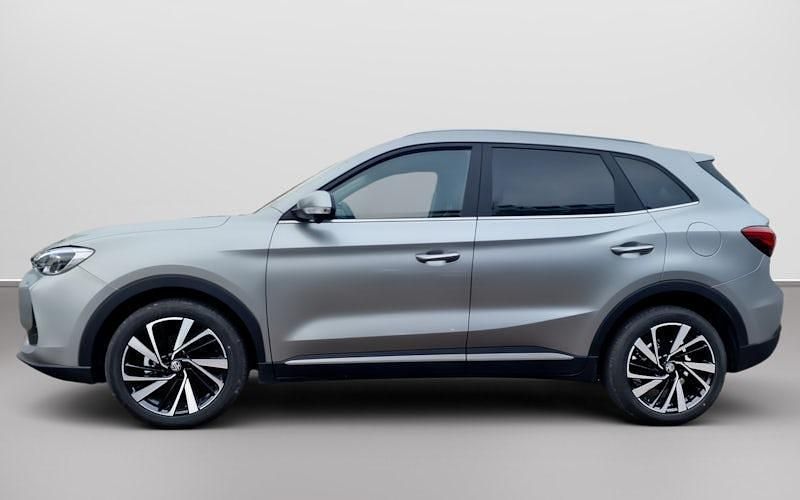 Neu MG ZS Luxury 268 PS (197 kW) 2025 Silber SUV
