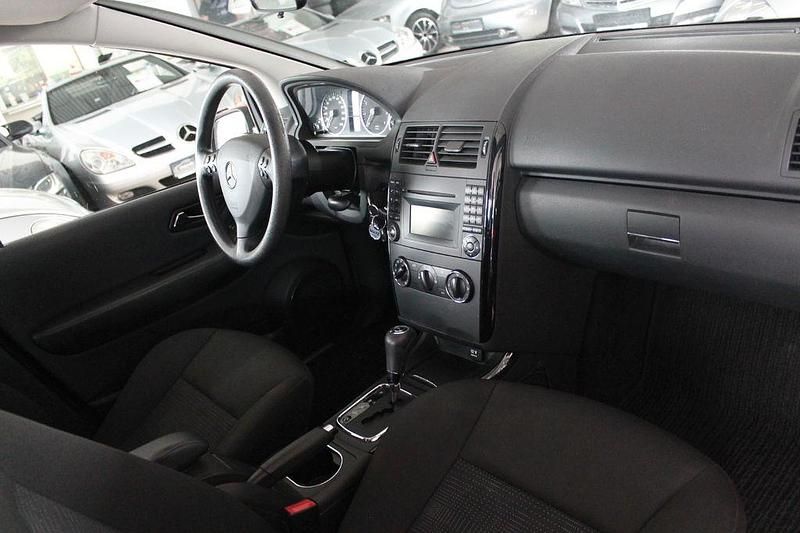 Gebraucht Mercedes A150 95 PS (69 kW) 2008 Rot Limousine