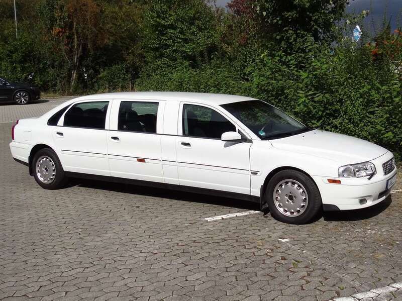 Weiß Gebraucht 2004 Volvo S80 Limousine | 19.900 € - Bild 1/4