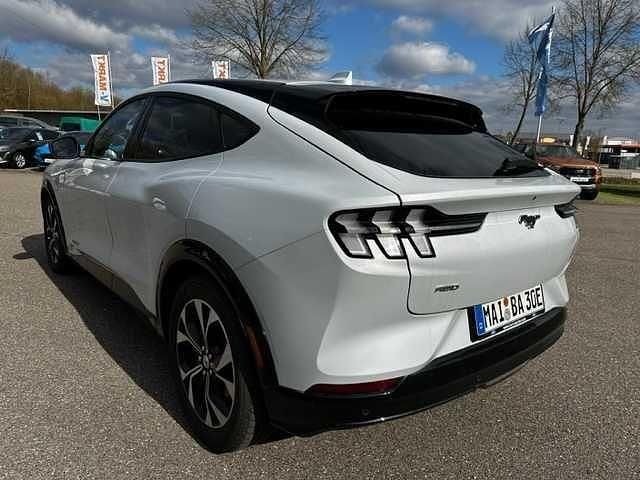 Gebraucht Ford Mustang Mach-E 197 kW (269 PS) 2022 Spacewhite SUV