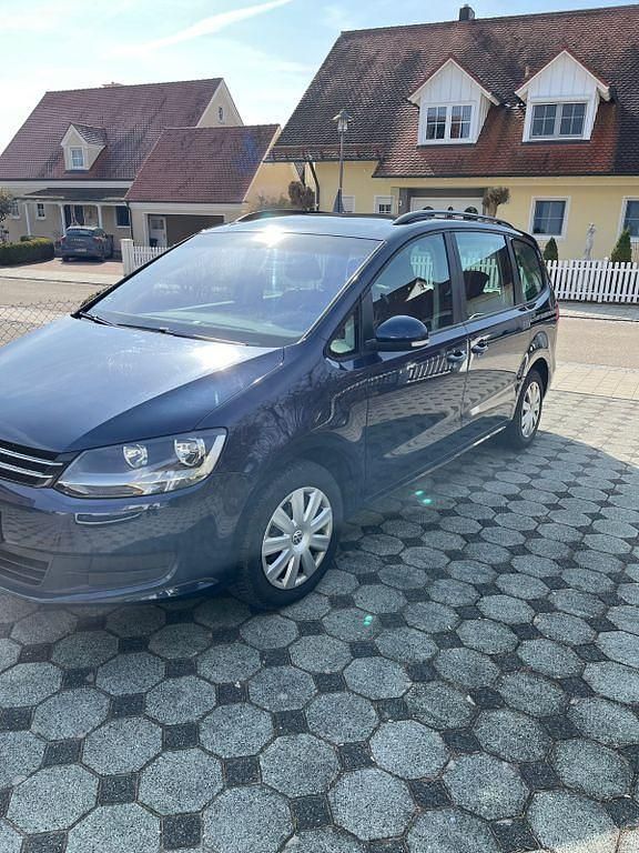 Second-hand VW Sharan 116 CP (85 kW) 2013 Albastru Monovolum