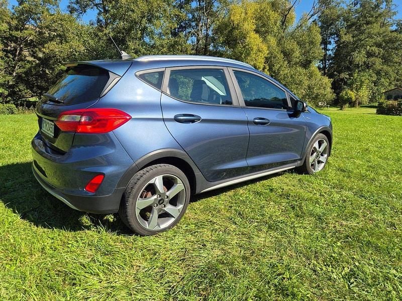 Gebraucht Ford Fiesta Active 101 PS (74 kW) 2019 Blau Kleinwagen
