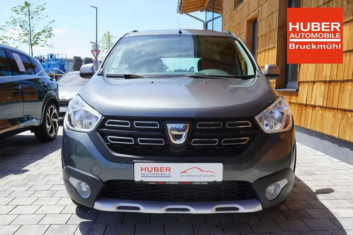 Gebraucht Dacia Lodgy Stepway 116 PS (85 kW) 2018 Grau Van / Kleinbus
