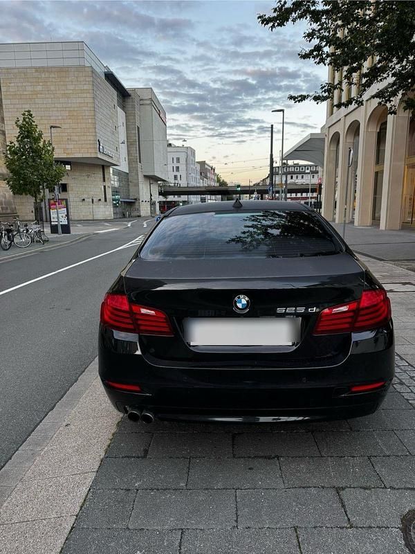 Gebraucht BMW 525 Comfort Edition 218 PS (160 kW) 2015 Schwarz Limousine