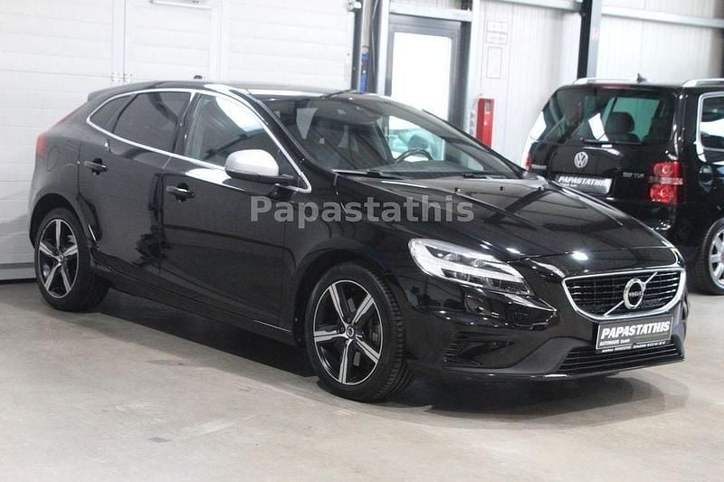 Gebraucht Volvo V40 R-Design 122 PS (89 kW) 2018 Schwarz Limousine