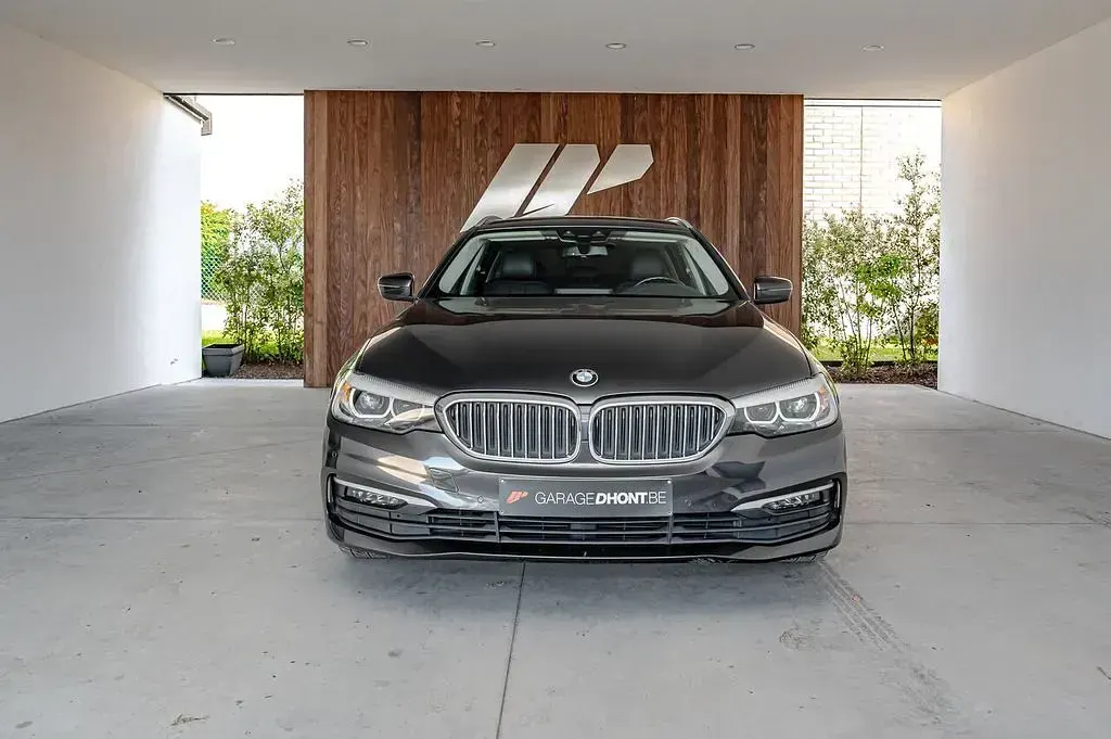 Gebraucht BMW 518 136 PS (100 kW) 2019 Grau Limousine