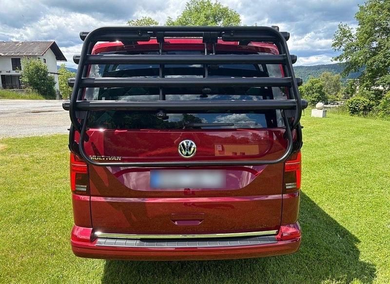 Gebraucht VW Multivan Generation Six 150 PS (110 kW) 2021 Rot Van
