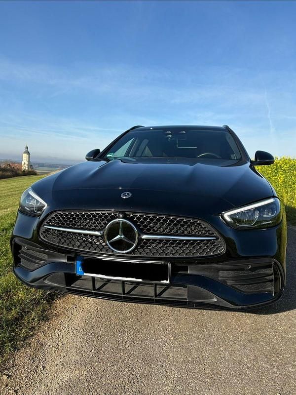 Schwarz Gebraucht 2023 Mercedes C300e AMG line Kombi | 38.790 € (Fairer Preis) - Bild 1/4