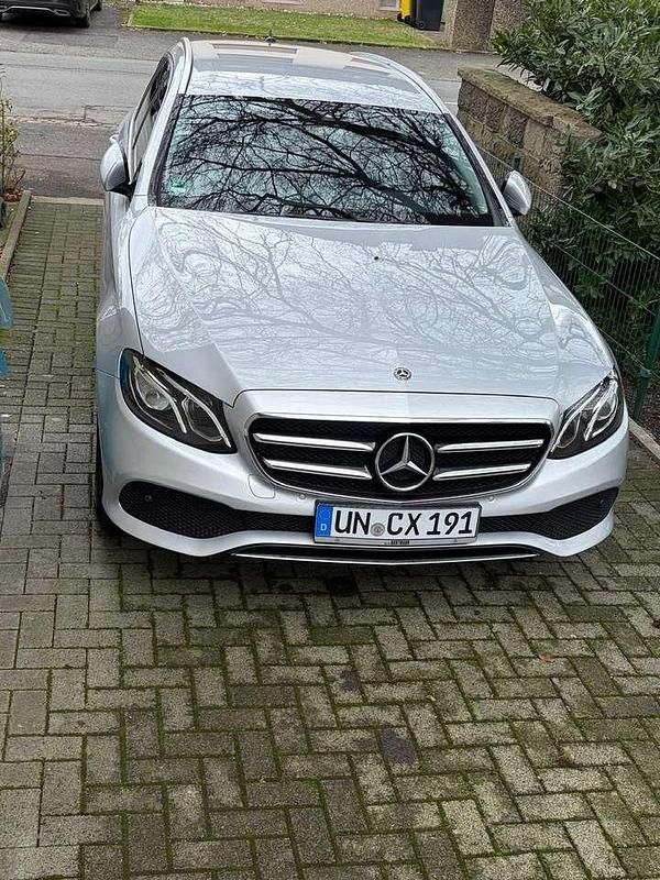 Gebraucht Mercedes E220 194 PS (142 kW) 2020 Silber Kombi