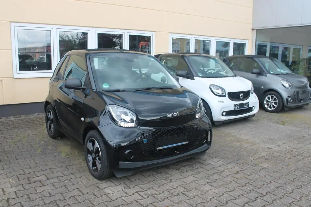 Gebraucht Smart ForTwo Electric Drive 60 kW (82 PS) 2021 Schwarz Cabrio