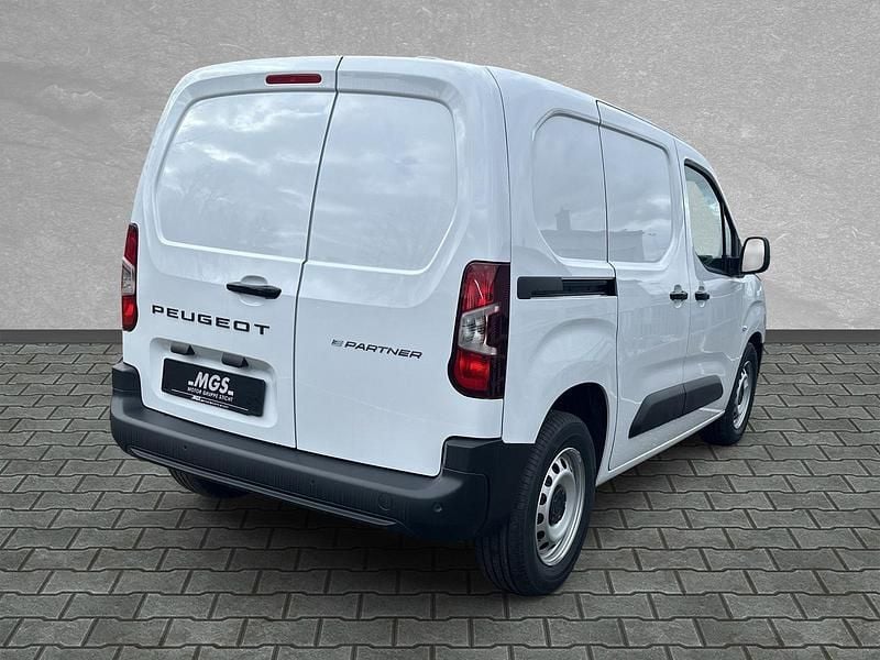 Neu Peugeot E-Partner 100 kW (136 PS) 2025 Kaolin weiss Van / Kleinbus