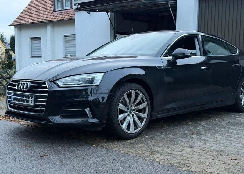 Schwarz Gebraucht 2017 Audi A5 Sportback Ambiente Kleinwagen | 18.700 € (Teuer) - Bild 1/4