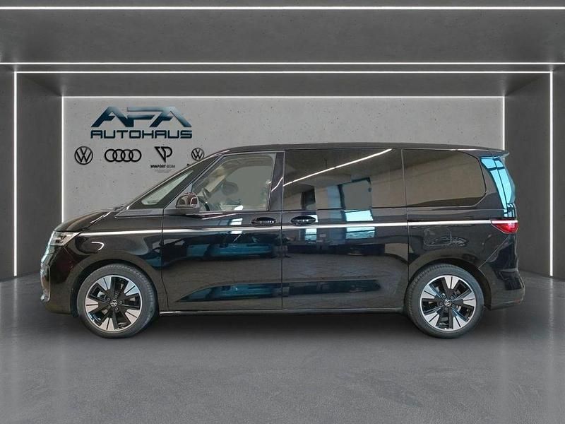 Second-hand VW Multivan Style 150 CP (110 kW) 2022 Negru Monovolum