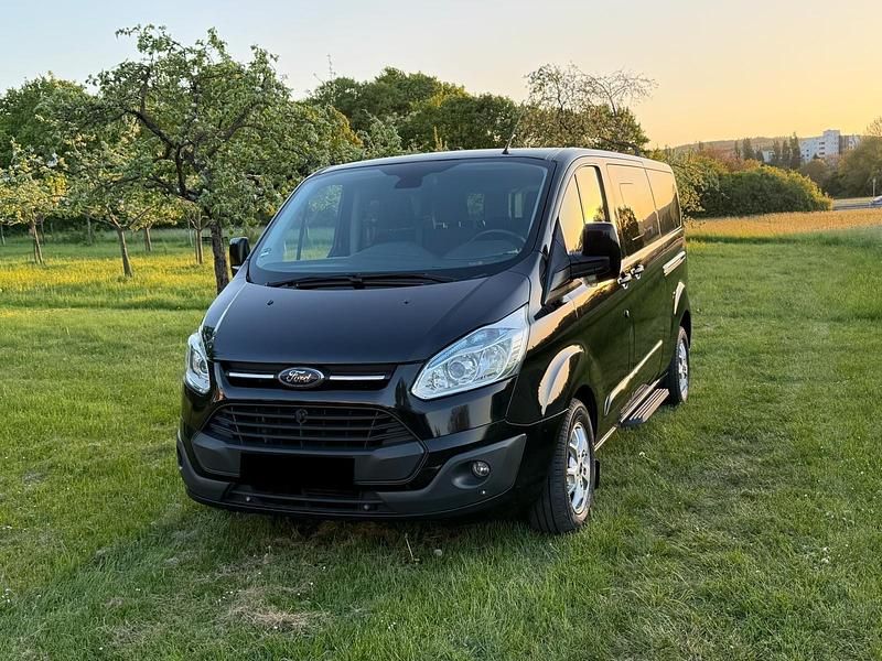Second-hand Ford Transit Custom Titanium 155 CP (114 kW) 2014 Negru Monovolum