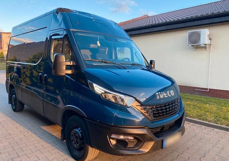 Gebraucht Iveco Daily 2020 Blau Van / Kleinbus
