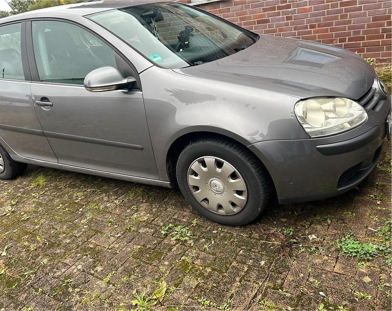 Grau Gebraucht 2005 VW Golf V Kombi | 1.500 € (Fairer Preis) - Bild 1/4