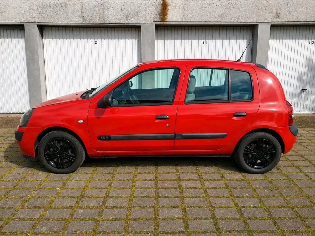 Gebraucht Renault Clio 75 PS (55 kW) 2006 Rot Kleinwagen