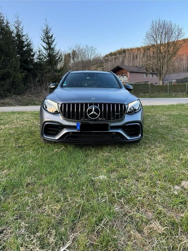 Grau Gebraucht 2018 Mercedes GLC63 AMG AMG SUV | 40.999 € (Fairer Preis) - Bild 1/4