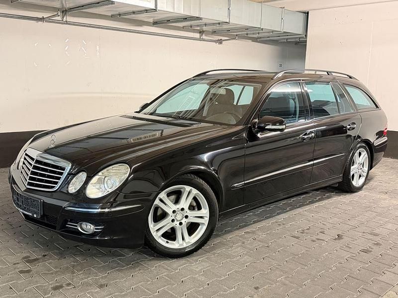 Gebraucht Mercedes E280 Avantgarde 190 PS (139 kW) 2009 Schwarz Limousine