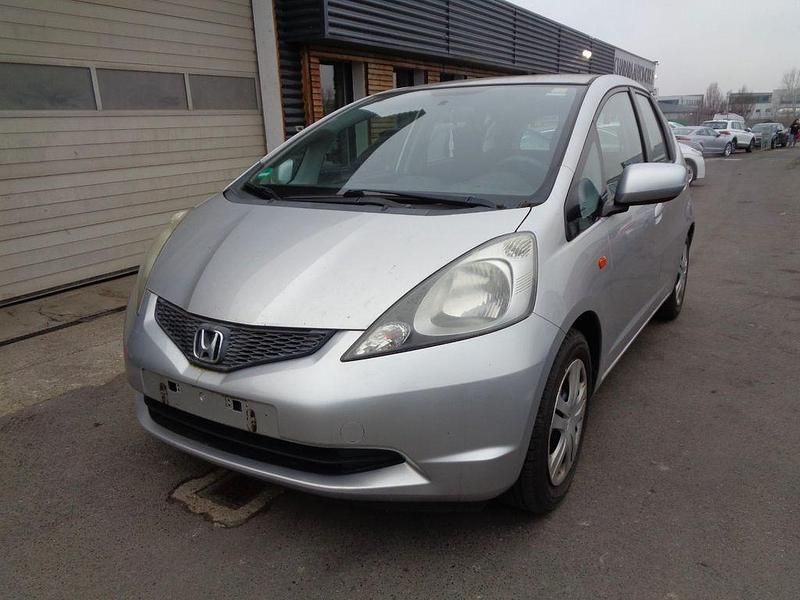 Gebraucht Honda Jazz Trend 90 PS (66 kW) 2011 Silber Kleinwagen