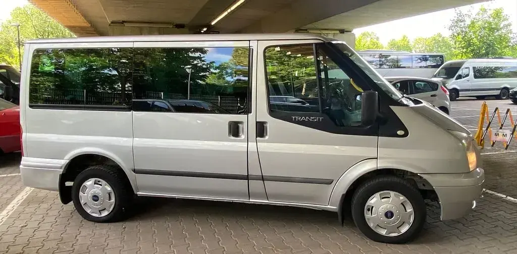Gebraucht Ford Transit Tourneo 116 PS (85 kW) 2011 Silber Van / Kleinbus