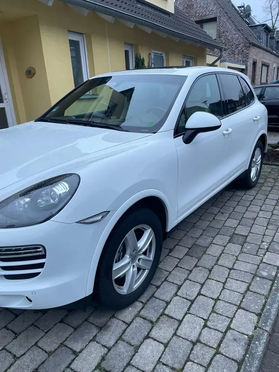 Second-hand Porsche Cayenne 300 CP (220 kW) 2013 Alb SUV