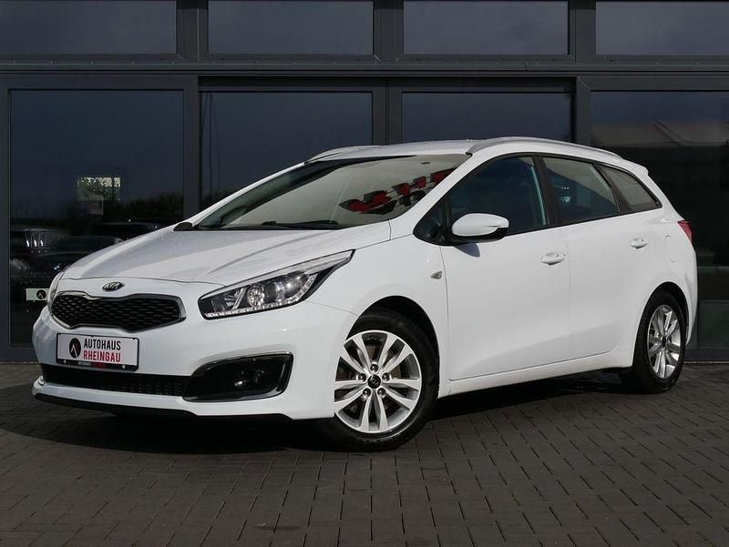 Weiß Gebraucht 2018 Kia Ceed Sportswagon Edition 7 Kombi | 13.300 € (Fairer Preis) - Bild 1/4