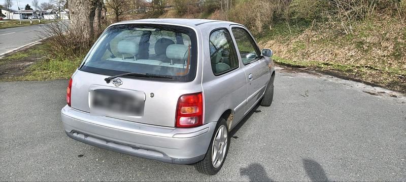 Gebraucht Nissan Micra 70 PS (51 kW) 2002 Silber Kleinwagen