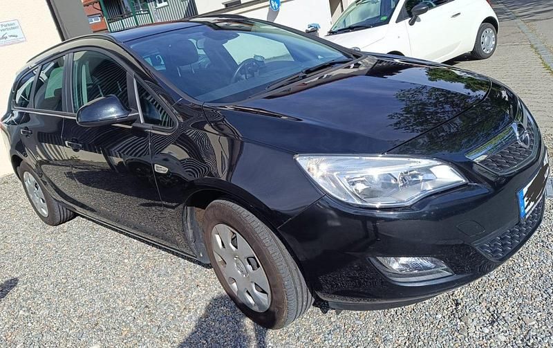 Gebraucht Opel Astra 120 PS (88 kW) 2012 Schwarz Kombi