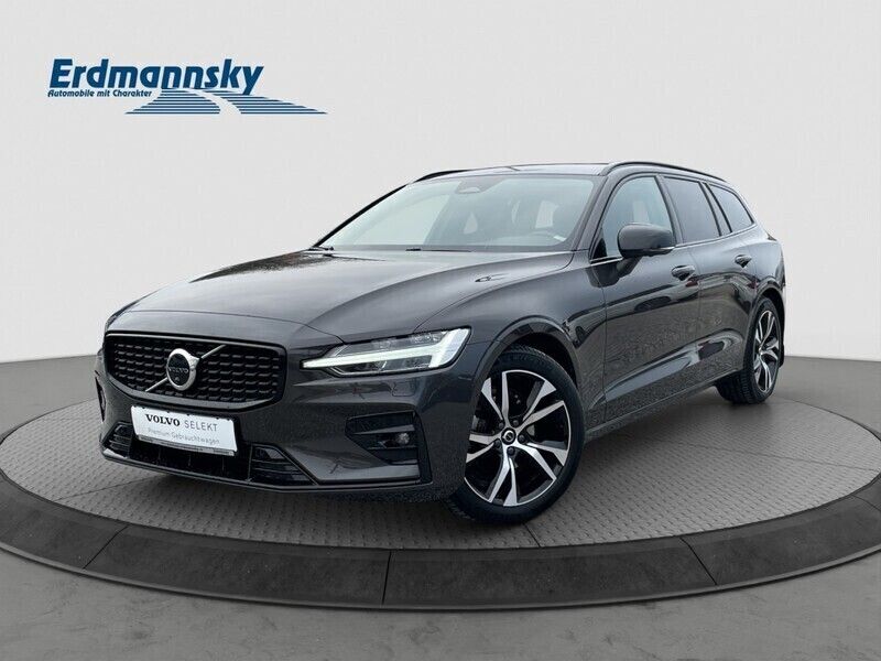 Platinum grey (grau) Gebraucht 2023 Volvo V60 Plus Kombi | 34.960 € (Fairer Preis) - Bild 1/4