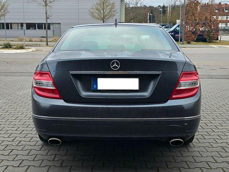 Gebraucht Mercedes C350 Avantgarde 231 PS (169 kW) 2011 Grau Limousine