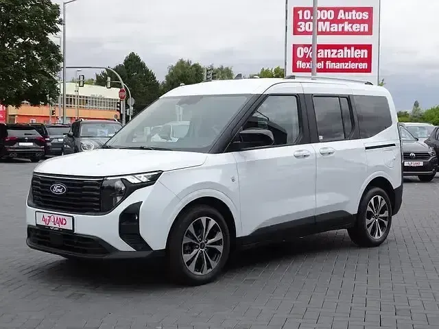 Gebraucht Ford Tourneo Courier Titanium 125 PS (91 kW) 2025 Weiß Van / Kleinbus