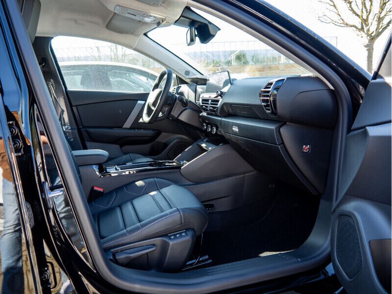 Neu Citroën C4 136 PS (100 kW) 2025 Schwarz Kleinwagen