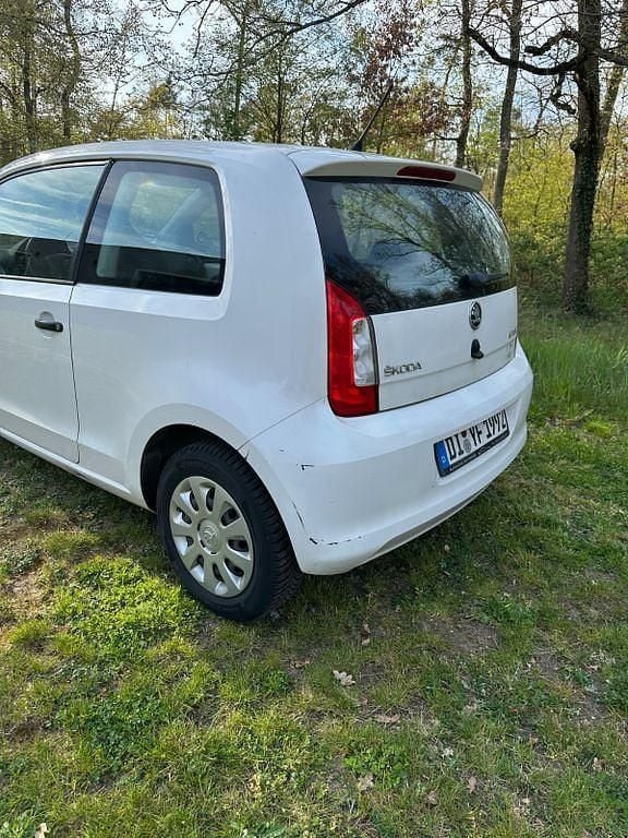 Gebraucht Skoda Citigo Active 60 PS (44 kW) 2015 Weiß Kleinwagen