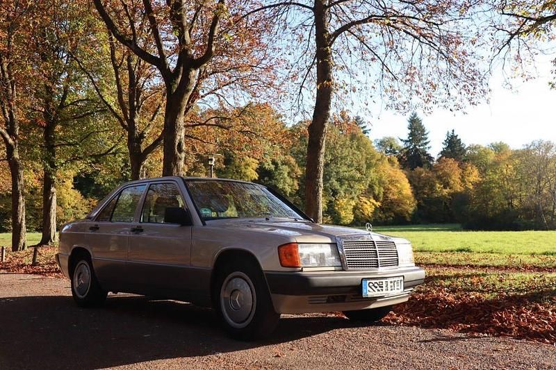 Beige Gebraucht 1991 Mercedes 190 Limousine | 10.500 € - Bild 1/4