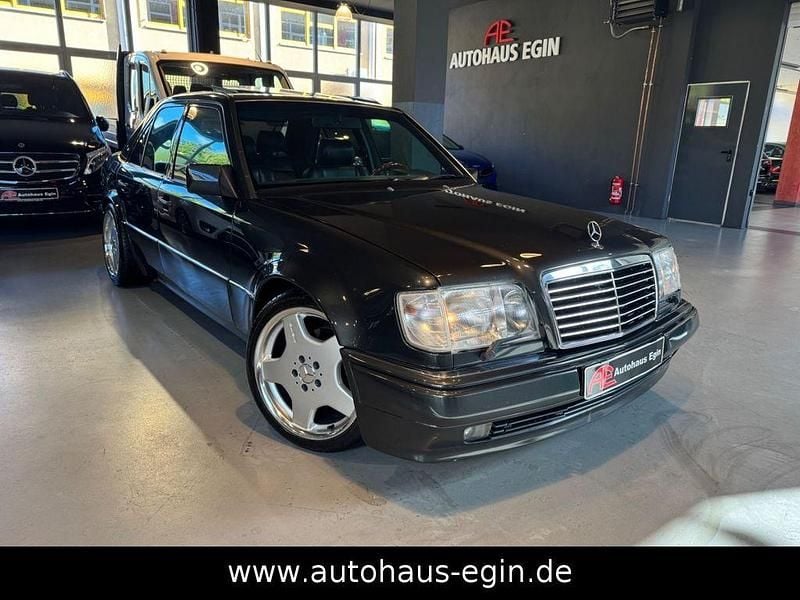 Schwarz Gebraucht 1992 Mercedes E500 Limousine | 58.500 € - Bild 1/4