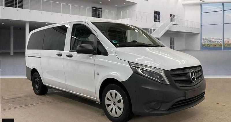Arktikweiss Gebraucht 2020 Mercedes Vito Edition Kombi | 24.950 € (Fairer Preis) - Bild 1/4