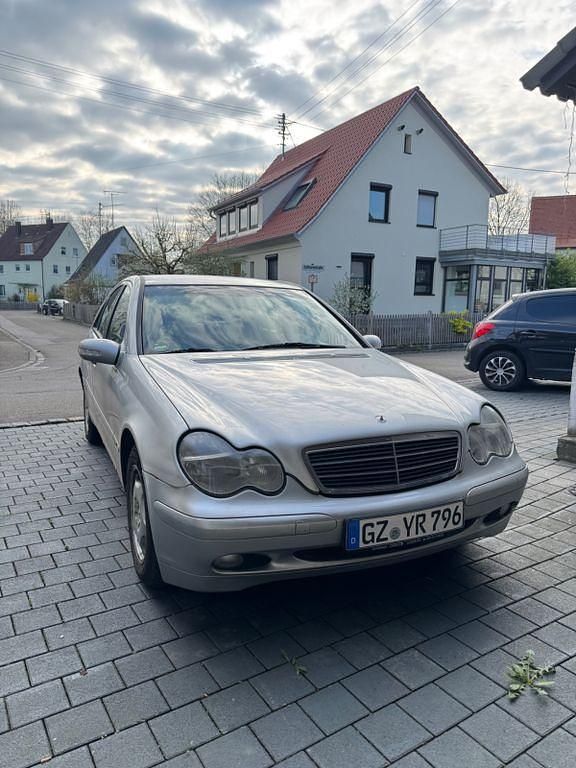 Gebraucht Mercedes C220 Classic 143 PS (105 kW) 2000 Silber Limousine