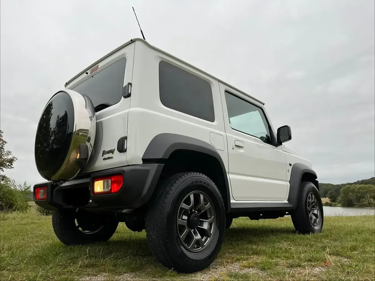 Gebraucht Suzuki Jimny Comfort+ 105 PS (77 kW) 2020 Weiß SUV