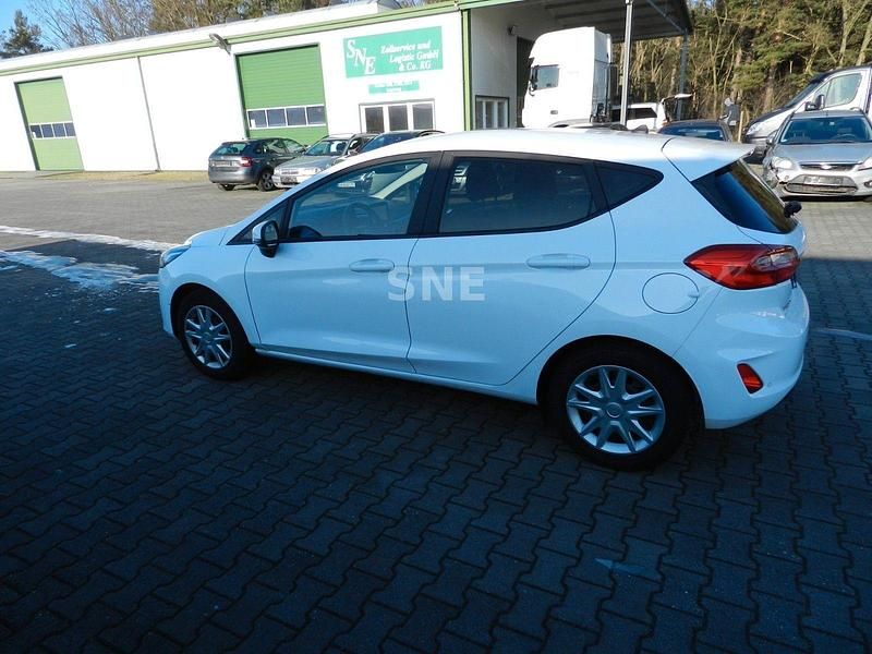 Gebraucht Ford Fiesta Cool & Connect 71 PS (52 kW) 2018 Weiß Kleinwagen