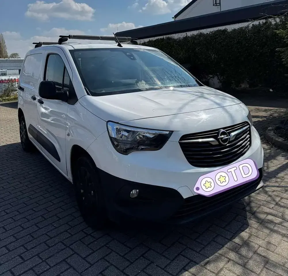 Gebraucht Opel Combo Edition 102 PS (75 kW) 2019 Weiß Van / Kleinbus