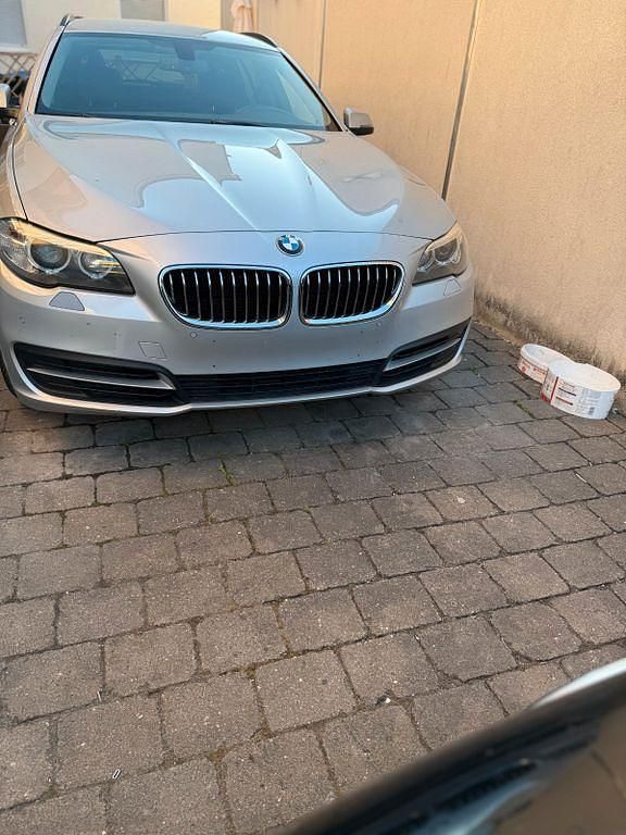 Silber Gebraucht 2014 BMW 530 Kombi | 5.250 € - Bild 1/4