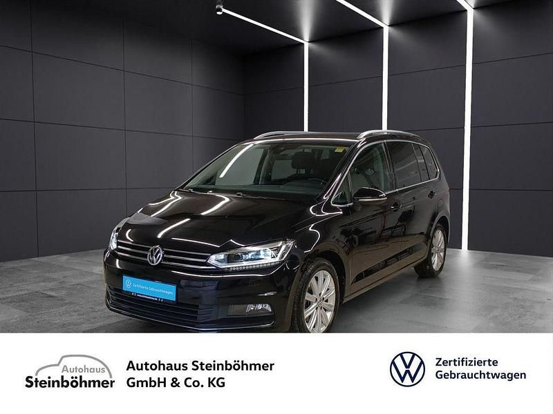 Gebraucht VW Touran Highline 150 PS (110 kW) 2020 Deep black perleffekt (schwarz) Van / Kleinbus