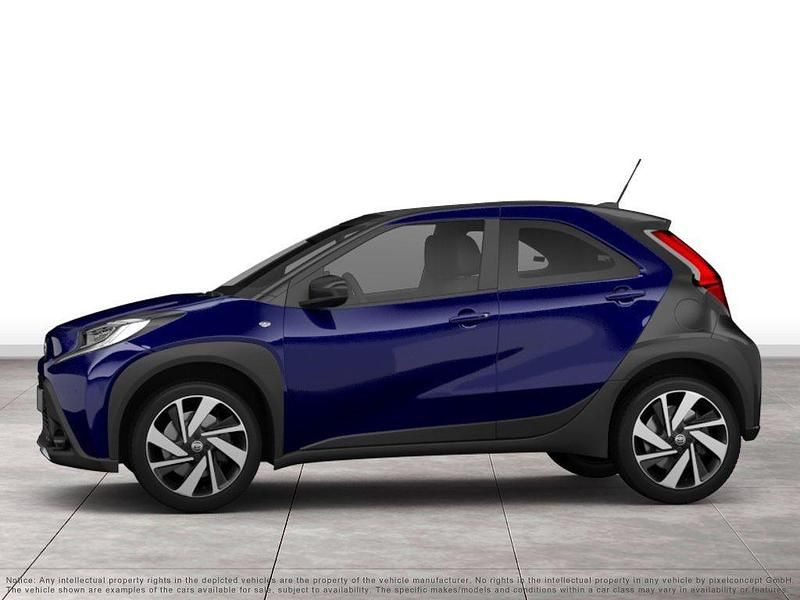 Gebraucht Toyota Aygo X Design 72 PS (52 kW) 2024 Blau SUV