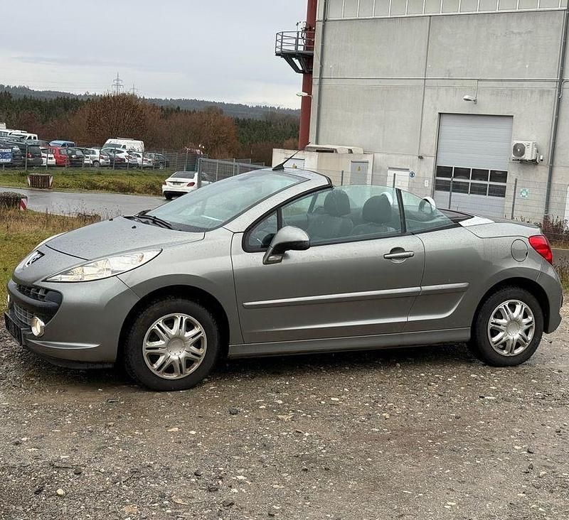 Grau Gebraucht 2009 Peugeot 207 CC Cabrio | 2.250 € (Superpreis) - Bild 1/4